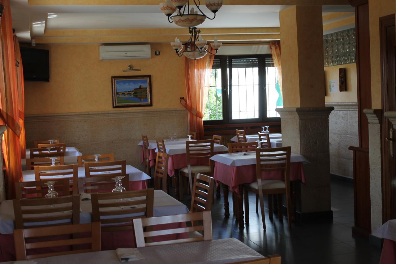 La Llave Del Campo Hotel ซิวดัด-โรดรีโก ภายนอก รูปภาพ