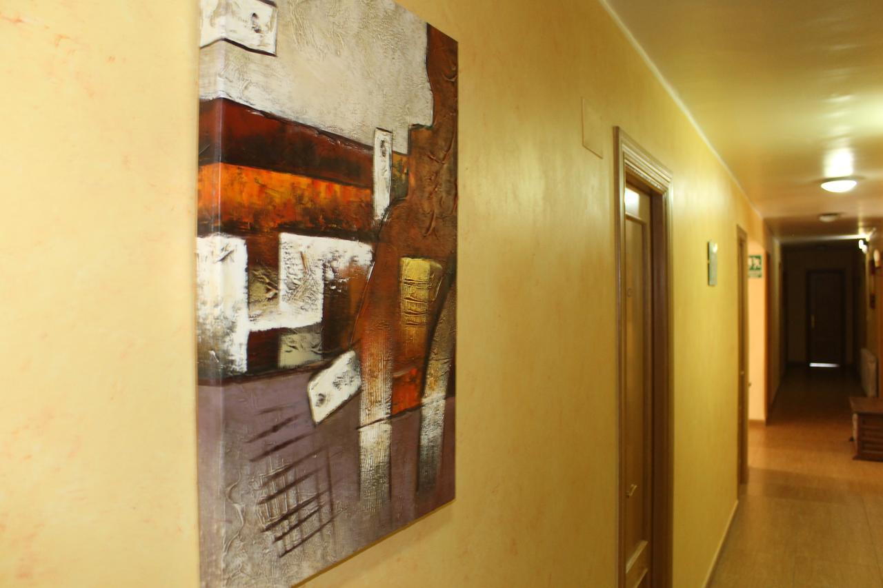 La Llave Del Campo Hotel ซิวดัด-โรดรีโก ภายนอก รูปภาพ
